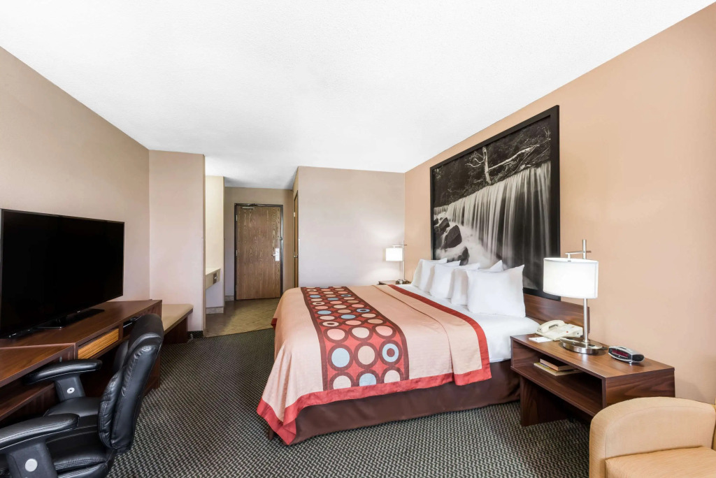Super 8 by Wyndham Winfield-Quail Ridge Area