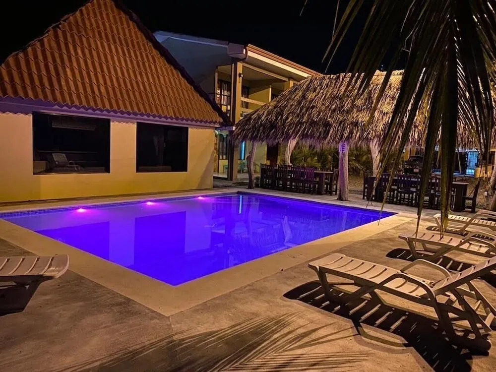 Hotel Blue Marlin - Nightclub & Sports Bar on Site