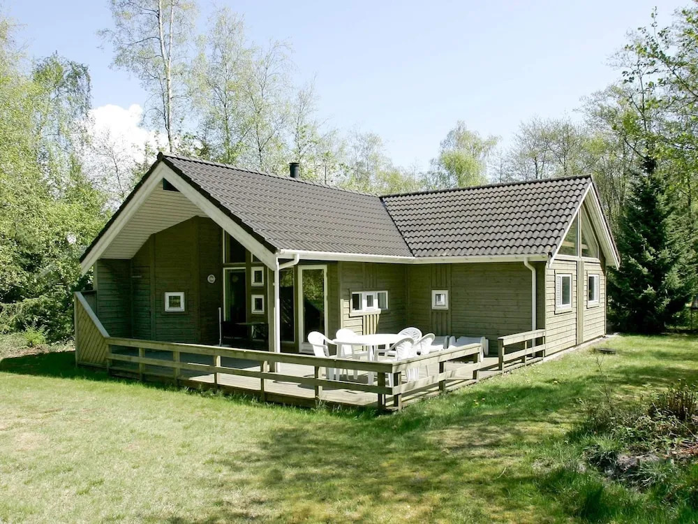 Cozy Holiday Home in Aakirkeby near Beach