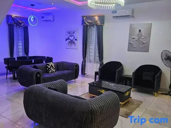 Luxury 5 Bedrooms Duplex With Swimming Pool