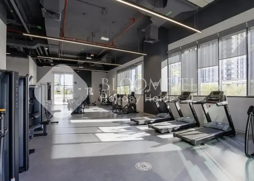 Bloomfields Stylish 1BR The Bridges