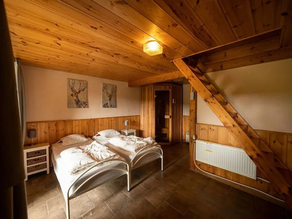 Forestside Chalet With Charm