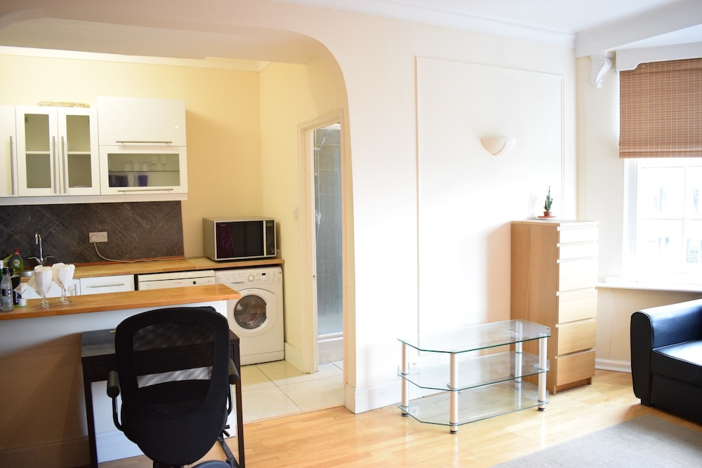 Amazing 1 Bedroom Apartment Close to Hyde Park