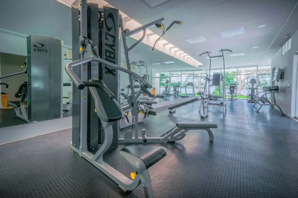 Luxury 1 BR Condo with Pool - Kaan 304