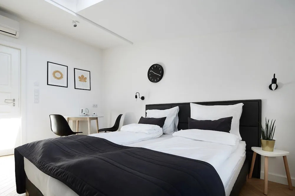 St Agnes Apartments Old Town