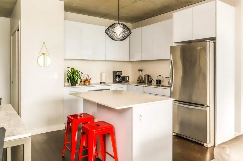 2BR/2BA Brand New Executive Luxury Suite w/ Rooftop Pool, Gym and Balcony by ENVITAE
