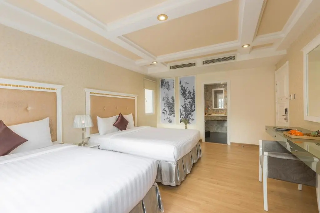 Dyn Opera Hotel