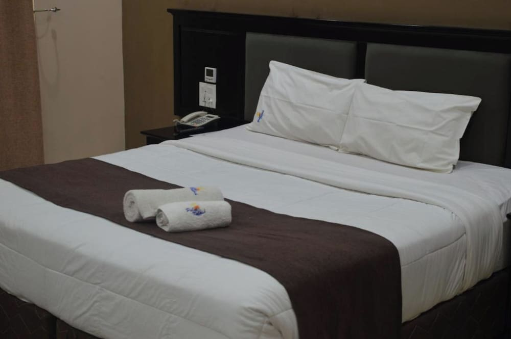 Palm Kalash Hotel