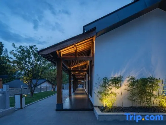 Floral Lux Hotel • Linhai Song Yun Ancient City Hotel