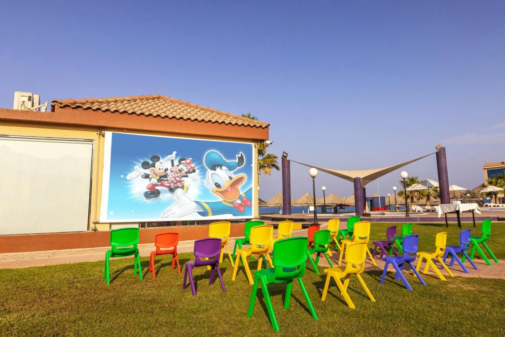Royal Beach Hotel & Resort