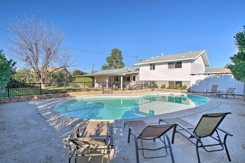 3 Mi to Old Town Scottsdale: Upscale Home w/ Pool!