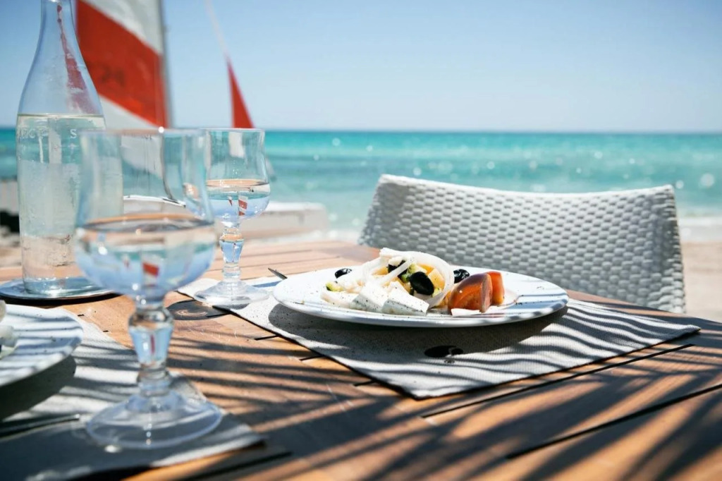 ROBINSON Cyprus