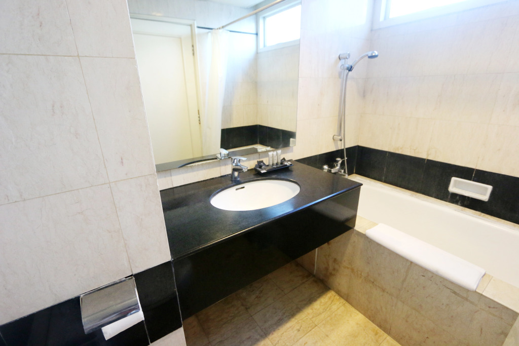 Java Paragon Hotel & Residences