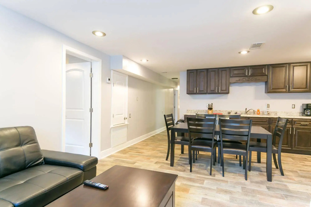 Hosteeva Conti Street Suites