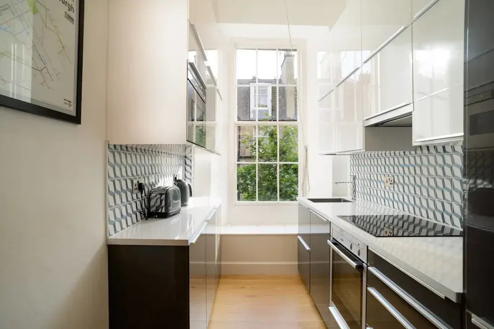 Great Location! 3 Bedroom Ground Floor