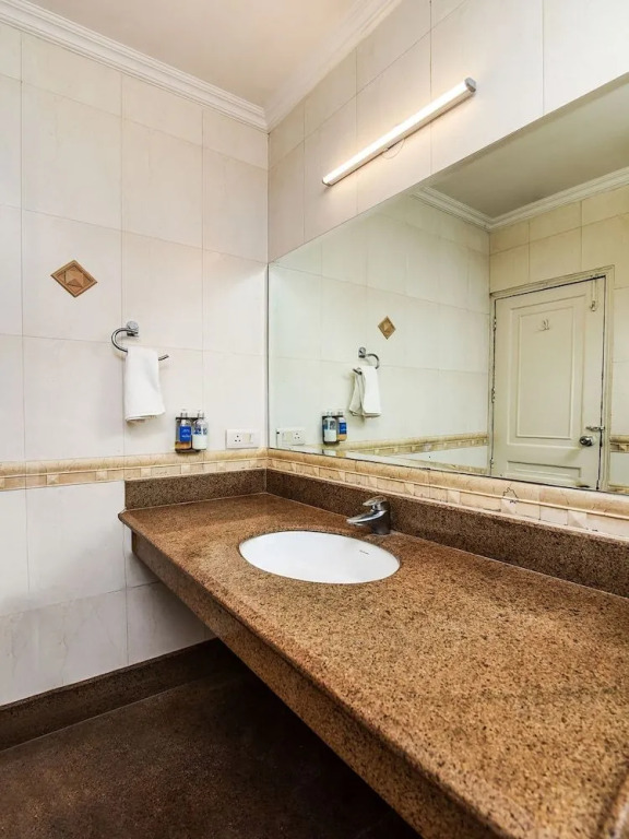 SilverKey Executive Stays 20036 Akash Neem Marg