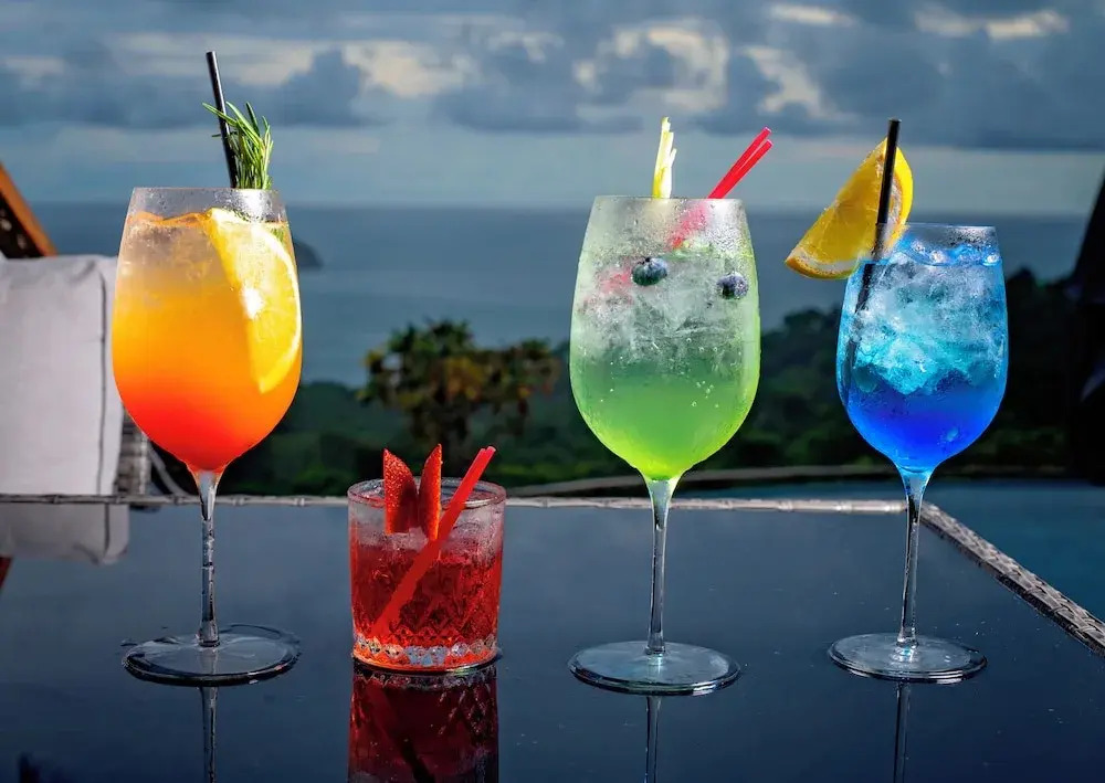 Villa Roca Boutique Resort & Suites