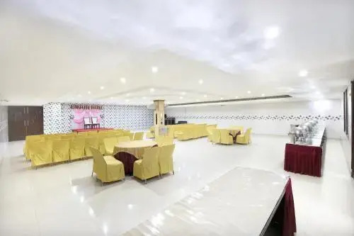 Collection O by OYO White Stone Residency