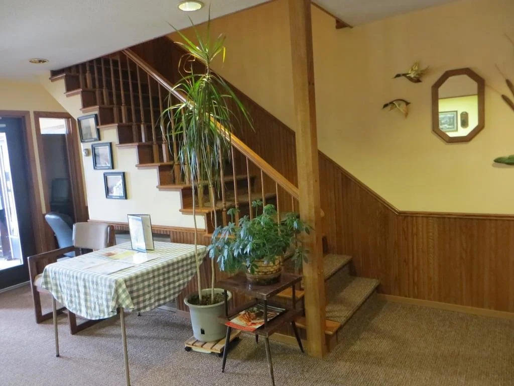 AmeriVu Inn and Suites