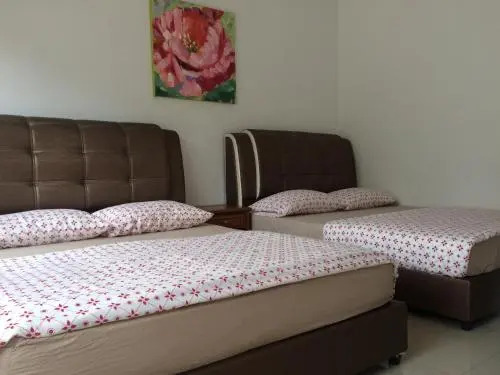 Selesa Hillhomes Cosy House