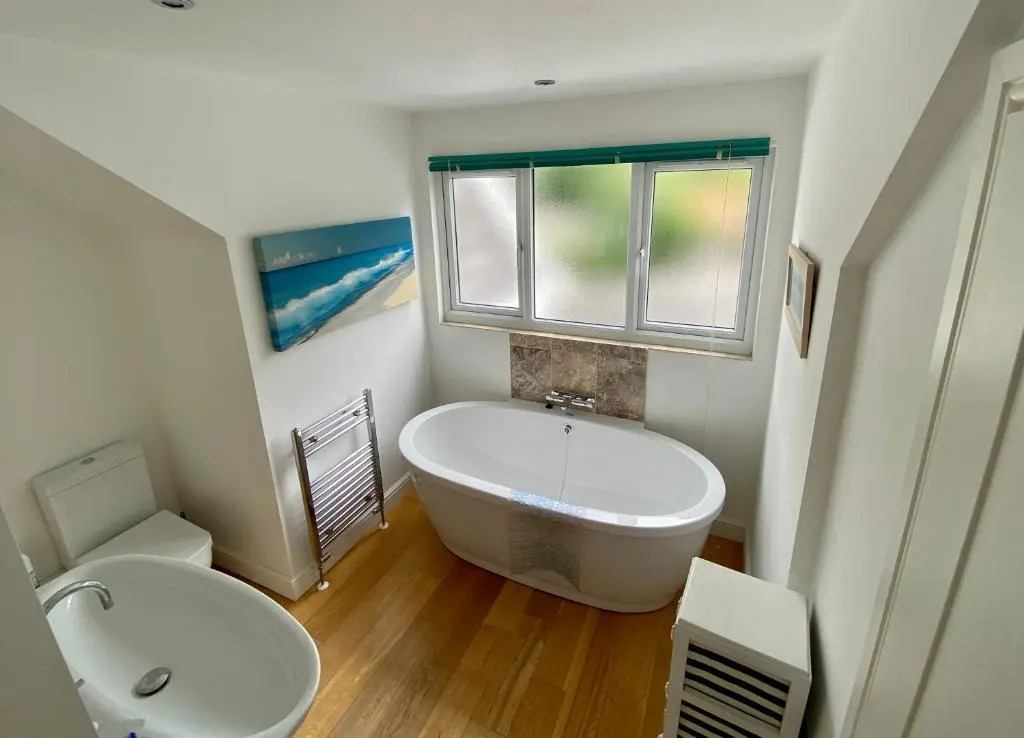 4 bed spacious modern townhouse with spectacular views over the river tamar