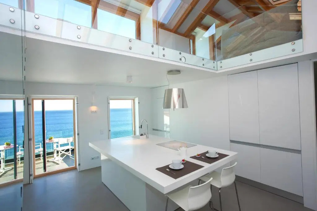 Season Apartments