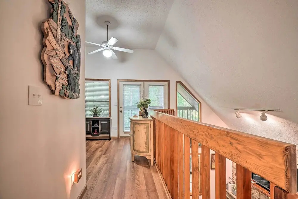 Picturesque Pigeon Forge Cabin w/ Mountain Views