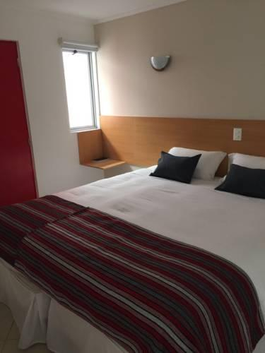 Check In Hotel