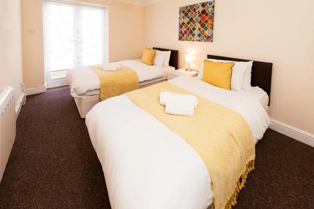 Stayzo Penthouse Accommodation 1- Premier Lodge