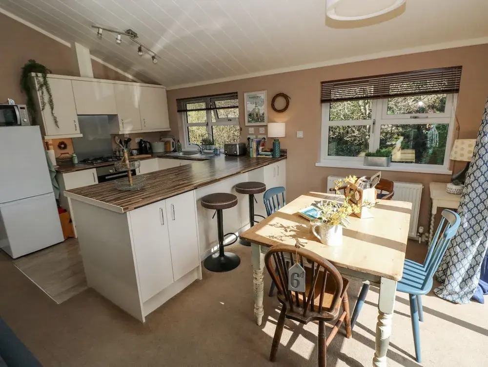 1 Hornbeam Lodge