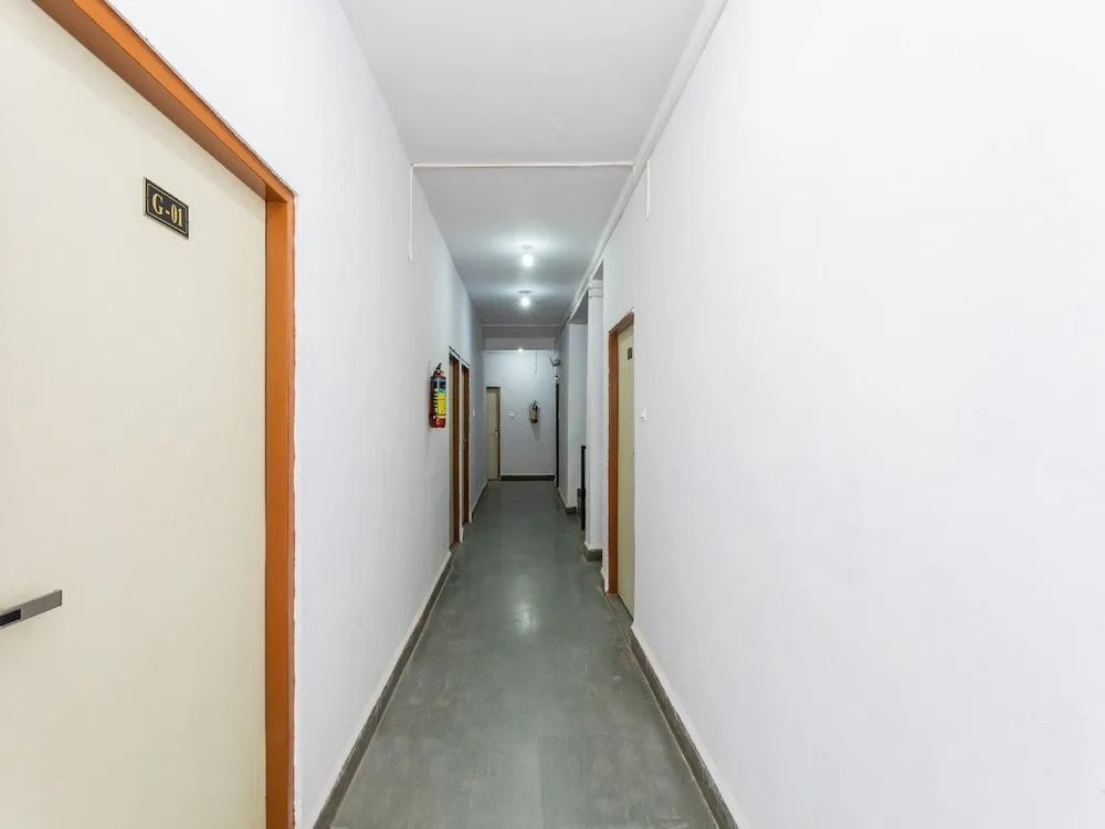 OYO 29881 Hotel Gajanan