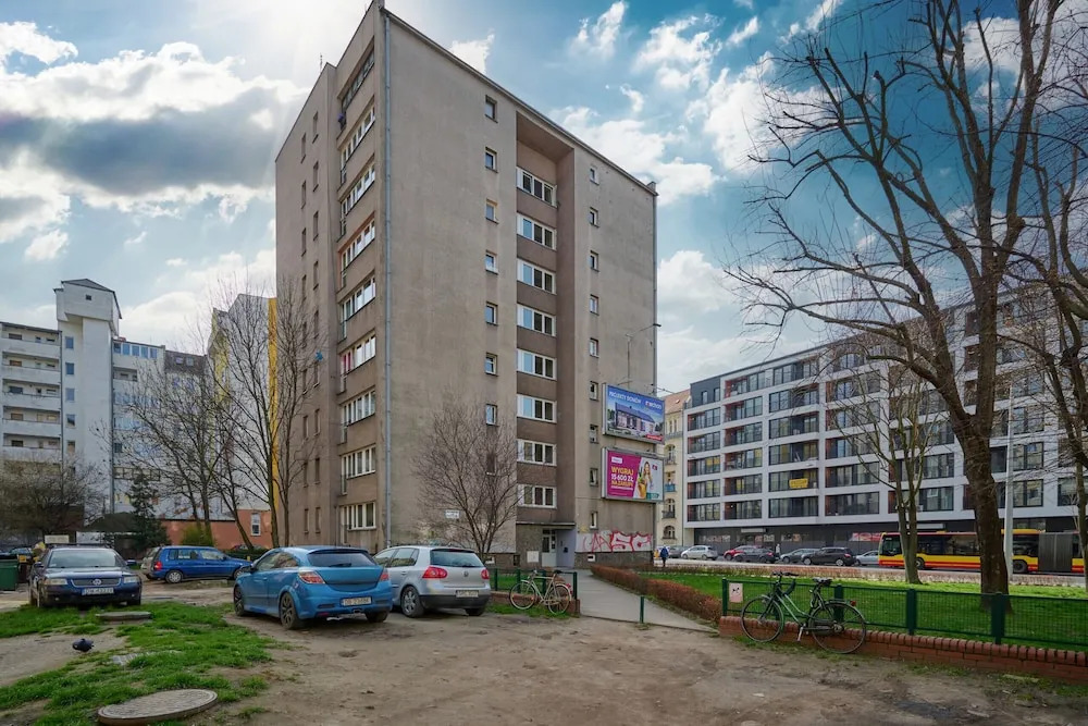 Wyszyńskiego With AC by Renters