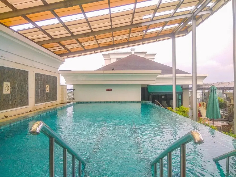 Homey And Comfort Studio At Roosseno Plaza Apartment