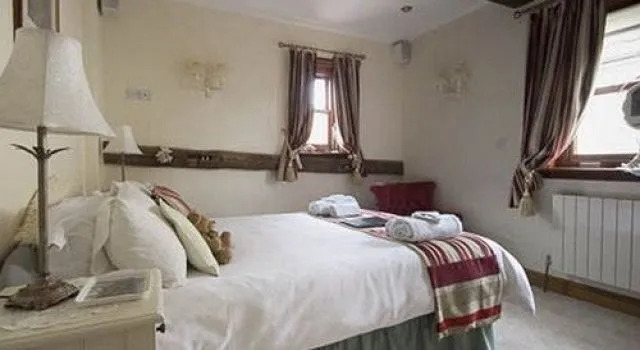 Crosshill House