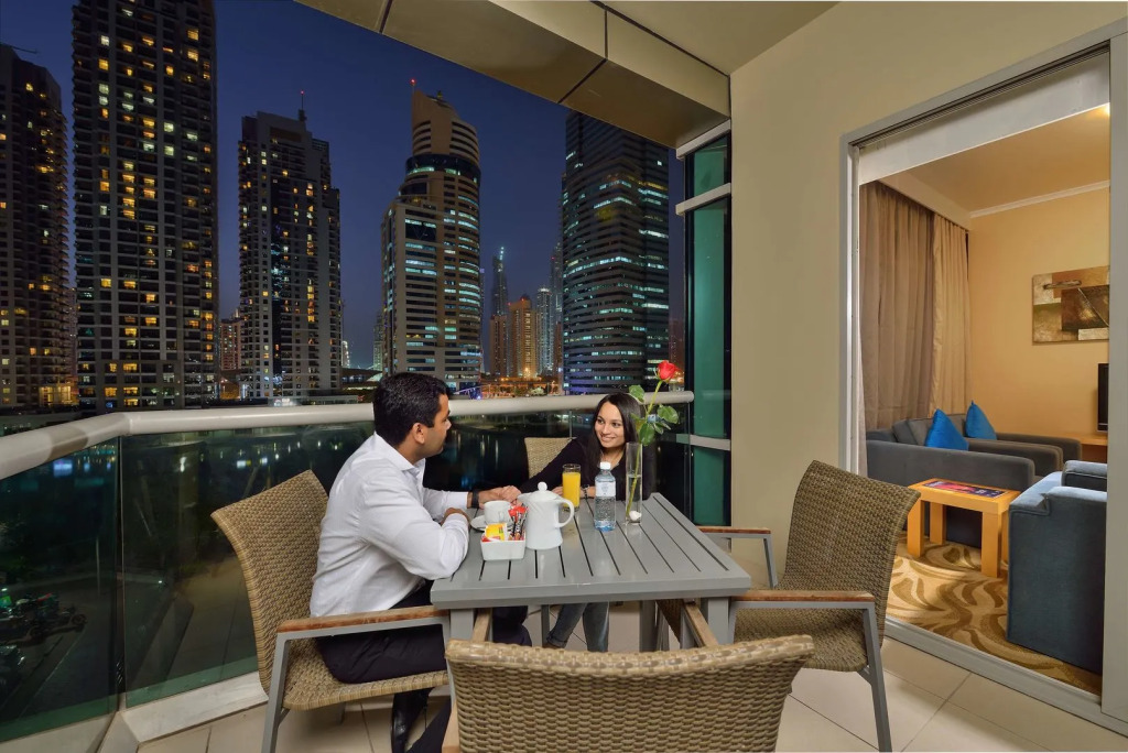 Oaks Liwa Heights Hotel Suites