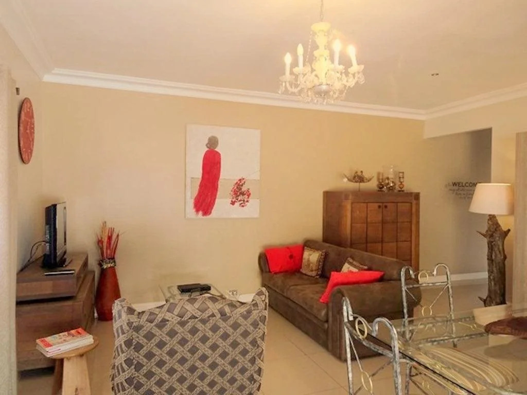 African Palm Cottage and Guesthouse