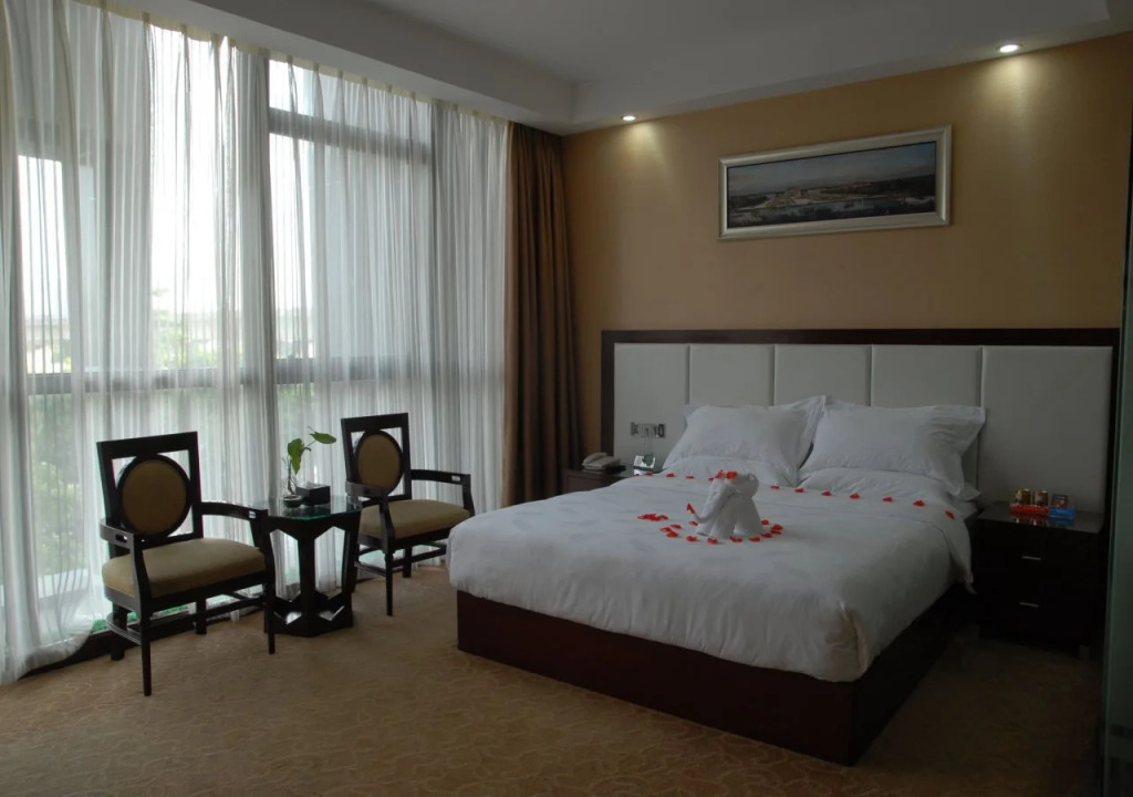 Homeinn Selected Hotel (Zhuhai Gongbei Huanyu City Shopping Center)