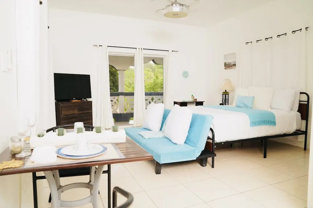 Villa Serenity Water View Suite Sleeps 3 w Pool