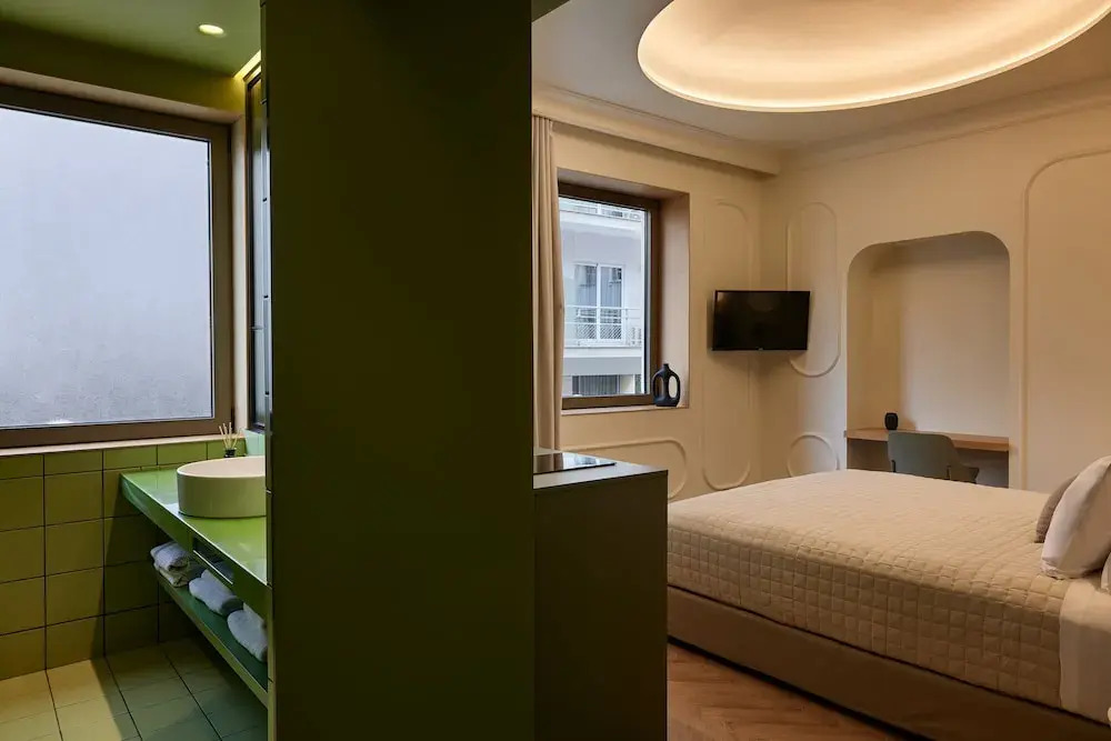 DWELL - Elegant City Stay