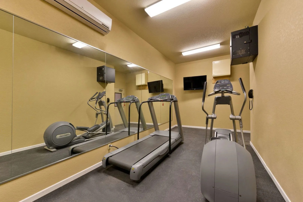 Western Inn & Suites