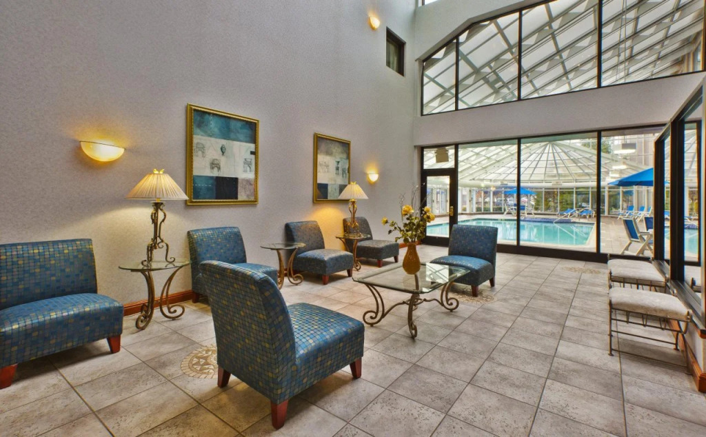 Holiday Inn Express Hotel & Suites - Belleville Area by IHG