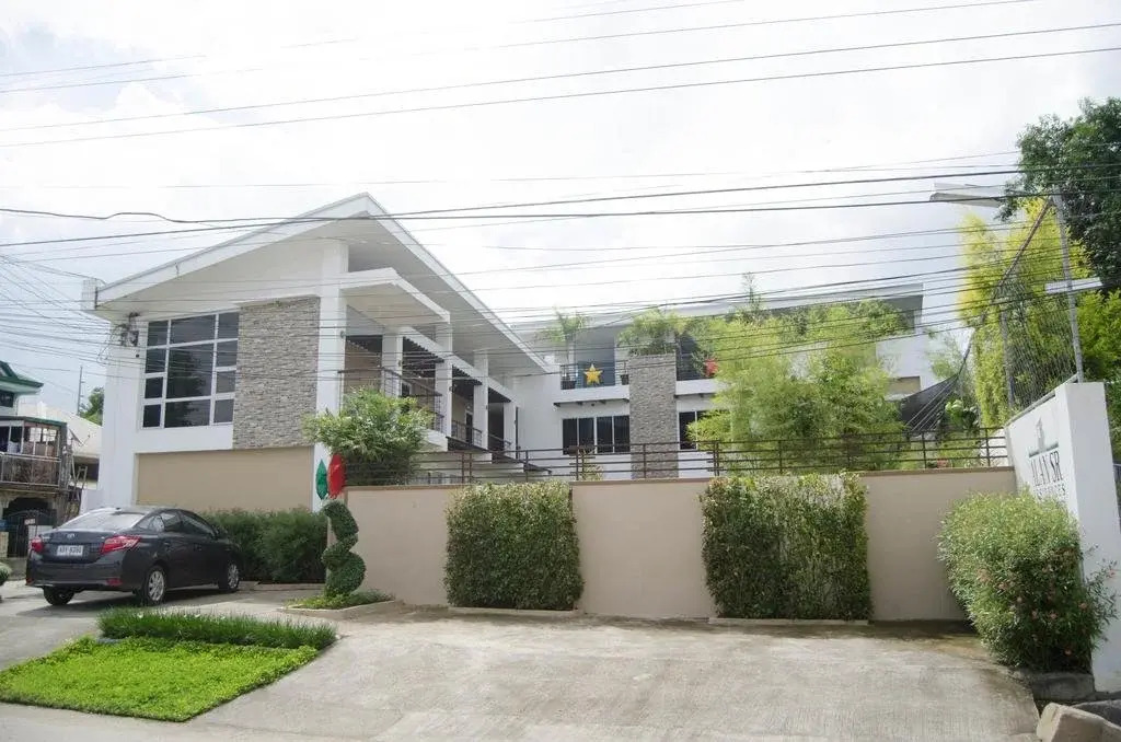 Alan Sr. Residences