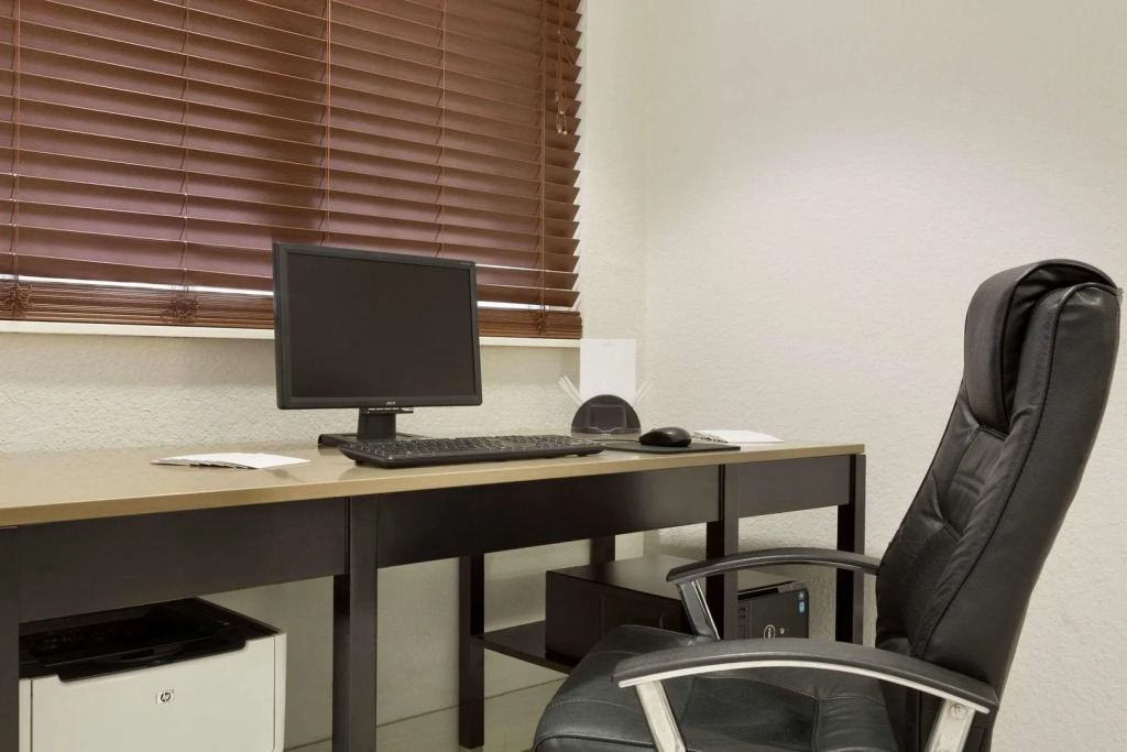 Country Inn & Suites by Radisson, DFW Airport South, TX