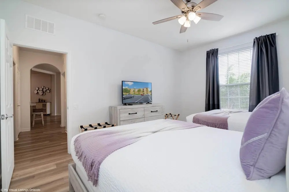 Spacious and Lovely 3BD Unit With Balcony, Close to the Convention Center #3vc309