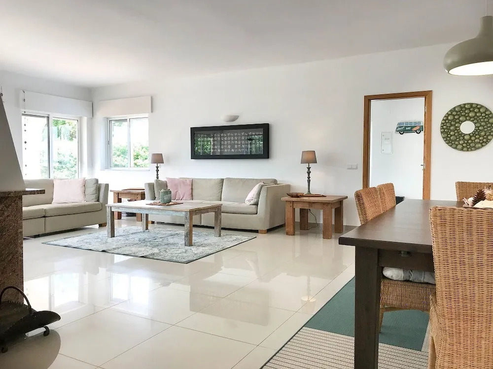 16 Centeanes Fabulous Location Just Short Walk t