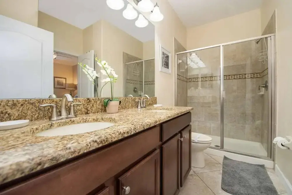 1426 Wexford WAY Davenport, 8bed
