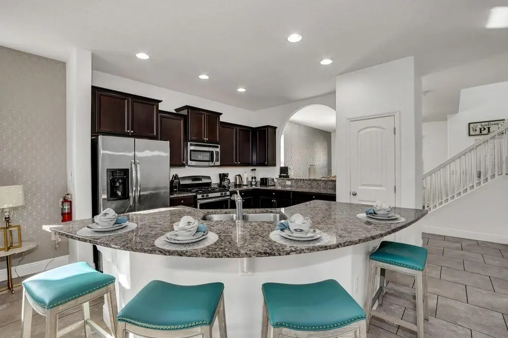 5BR Luxury Family Home - Pool Netflix And BBQ