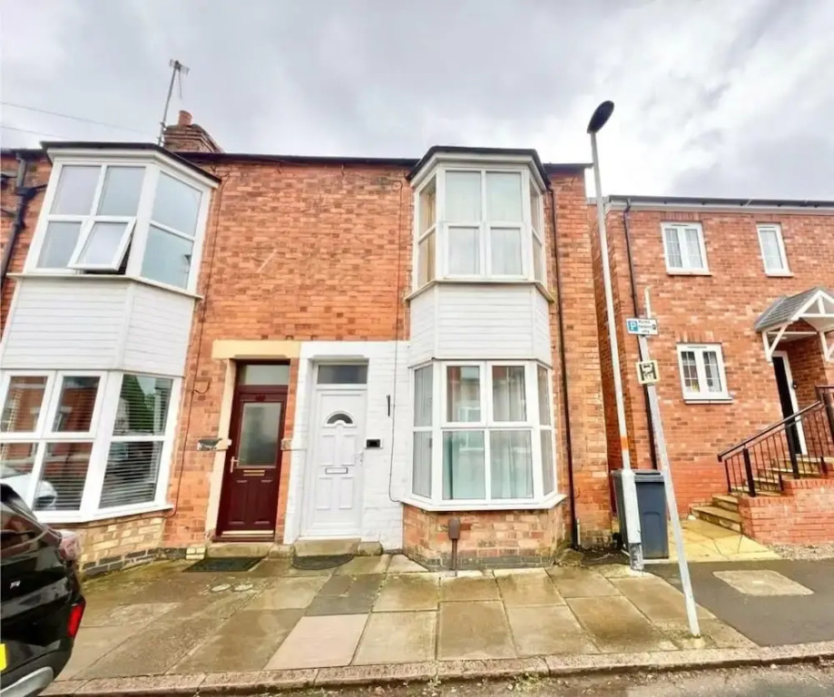 Northampton Oasis Retreat - 3-4 Bedroom House