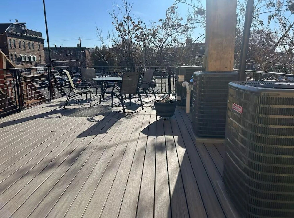 Cozy 2-3 Bedroom Apartment in Center City