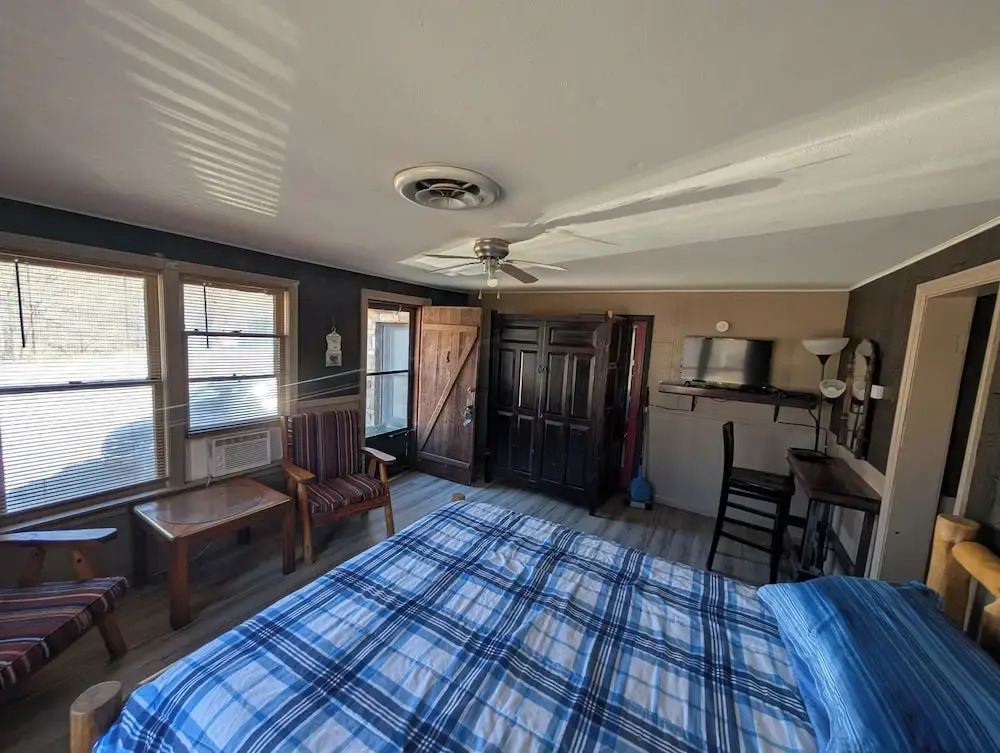Cedarvale Cabins Turner Falls